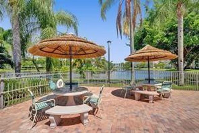 2206 S Cypress Bend Drive 102, Pompano Beach, FL 33069