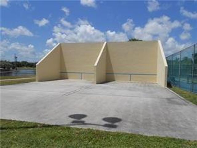 2206 S Cypress Bend Drive 102, Pompano Beach, FL 33069