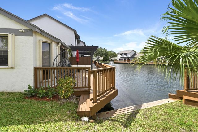 1012 Landings Boulevard, Greenacres, FL 33413
