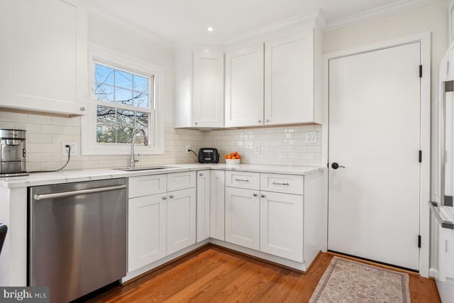 4 CAMDEN CT, Rockville, MD 20850