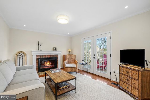 4 CAMDEN CT, Rockville, MD 20850