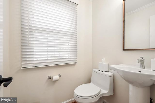 4 CAMDEN CT, Rockville, MD 20850