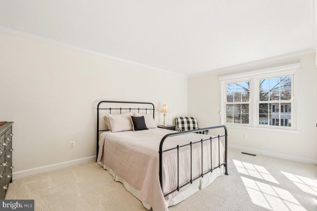 4 CAMDEN CT, Rockville, MD 20850