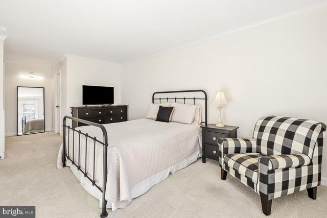 4 CAMDEN CT, Rockville, MD 20850