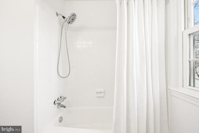 4 CAMDEN CT, Rockville, MD 20850