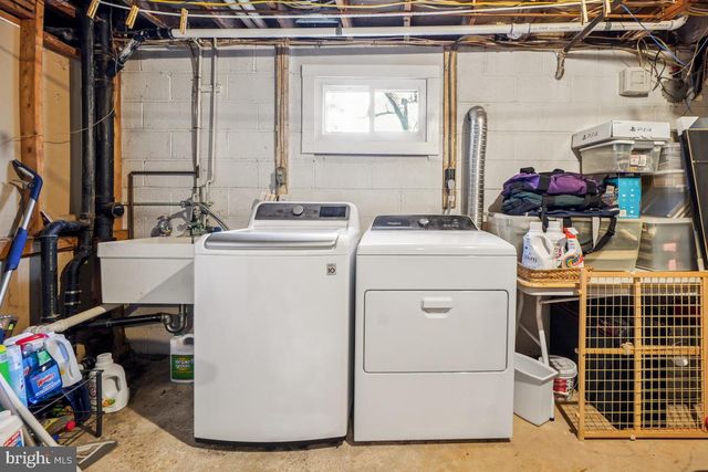 4 CAMDEN CT, Rockville, MD 20850