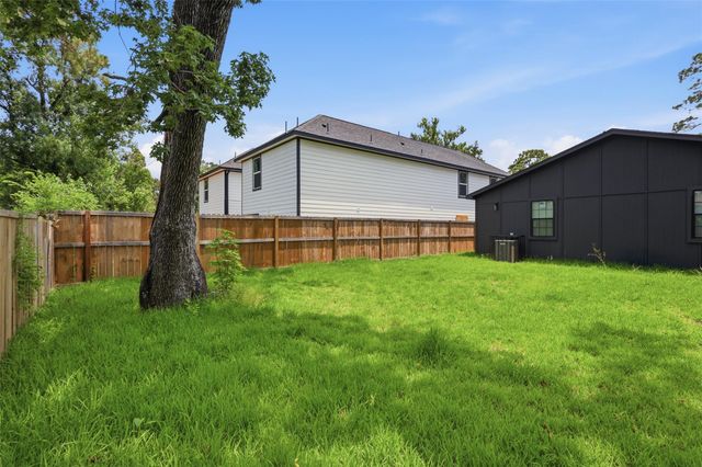 8209 Richland Drive B, Houston, TX 77028