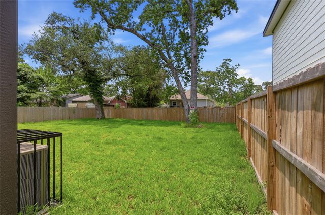 8209 Richland Drive B, Houston, TX 77028
