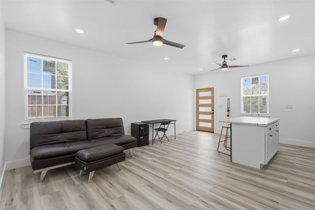 8209 Richland Drive B, Houston, TX 77028