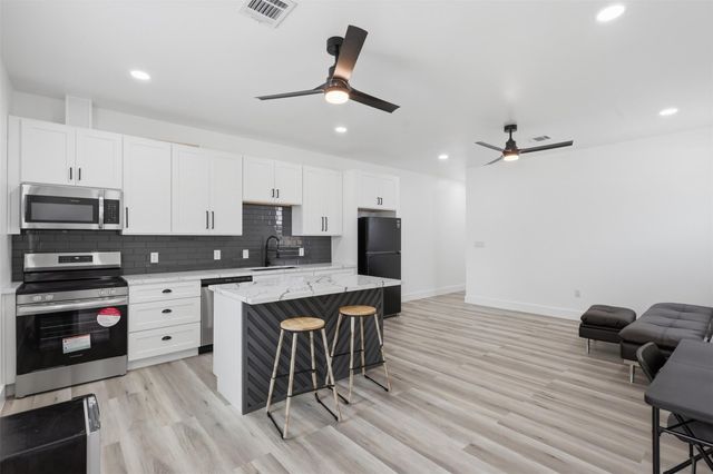 8209 Richland Drive B, Houston, TX 77028