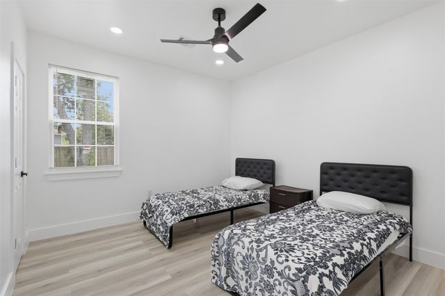 8209 Richland Drive B, Houston, TX 77028