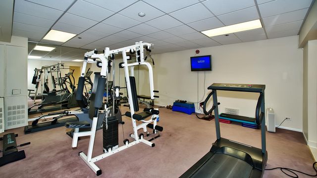 6340 AMERICANA Drive 216, Willowbrook, IL 60527