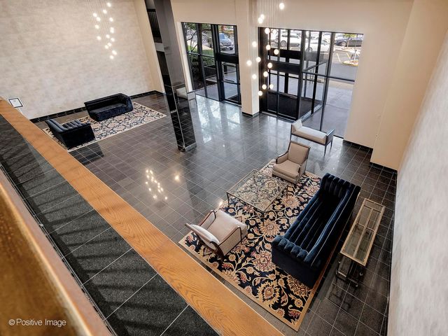 6340 AMERICANA Drive 216, Willowbrook, IL 60527