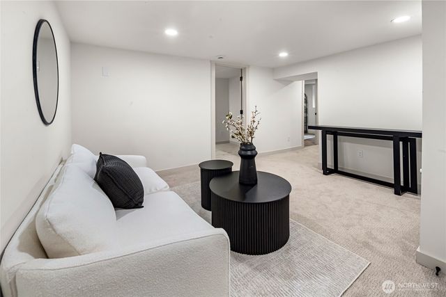 3037 21st Avenue W, Seattle, WA 98199