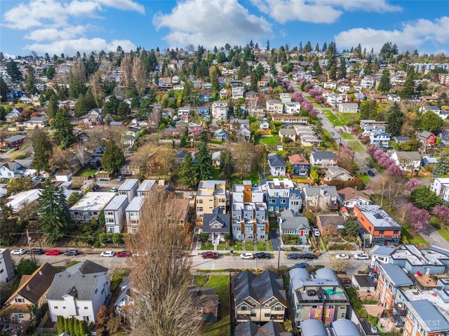3037 21st Avenue W, Seattle, WA 98199