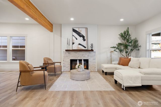 3037 21st Avenue W, Seattle, WA 98199