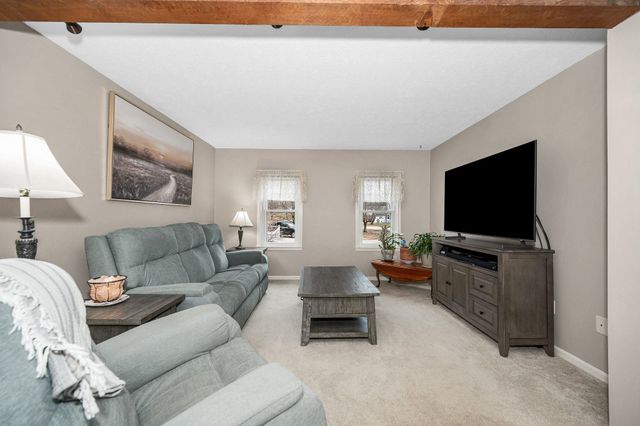 11 Linden Street, Hudson, NH 03051