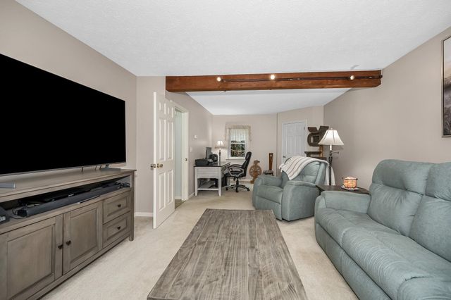 11 Linden Street, Hudson, NH 03051