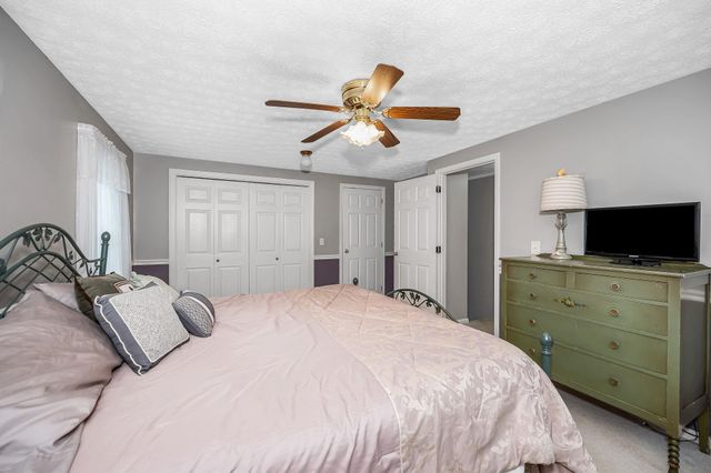 11 Linden Street, Hudson, NH 03051