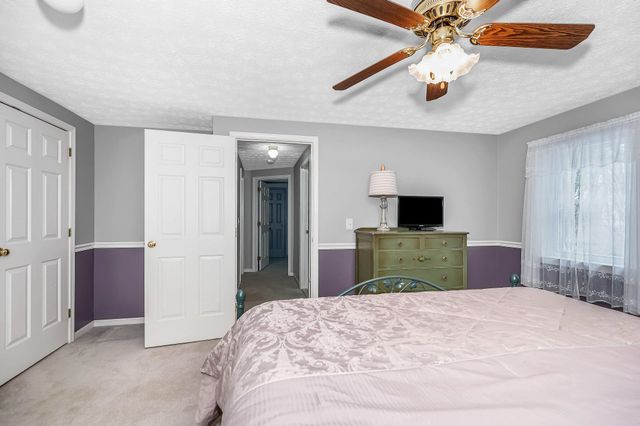 11 Linden Street, Hudson, NH 03051