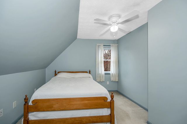 11 Linden Street, Hudson, NH 03051