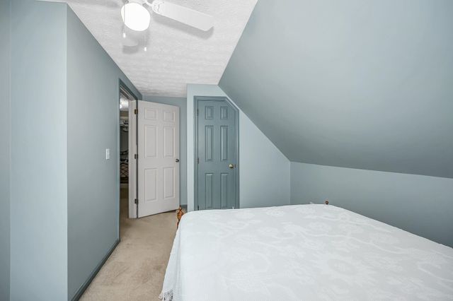 11 Linden Street, Hudson, NH 03051