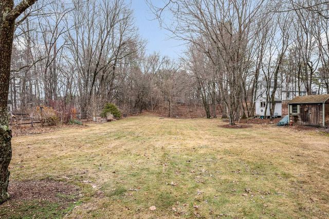 11 Linden Street, Hudson, NH 03051