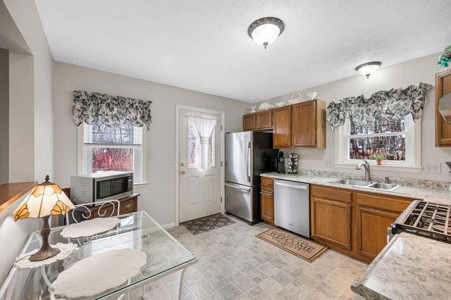 11 Linden Street, Hudson, NH 03051