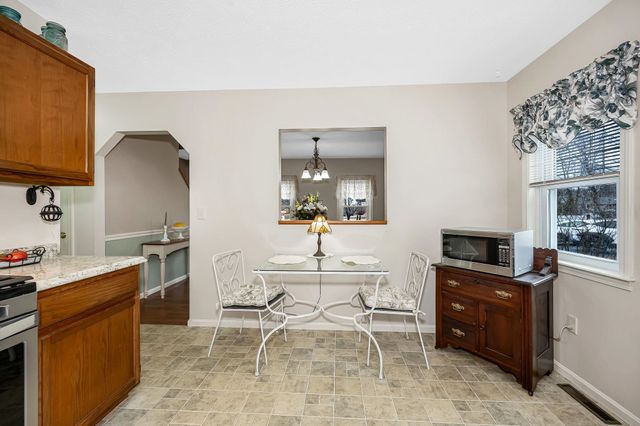 11 Linden Street, Hudson, NH 03051