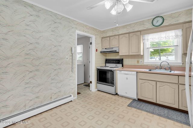 816 6th Avenue, Toms River, NJ 08757