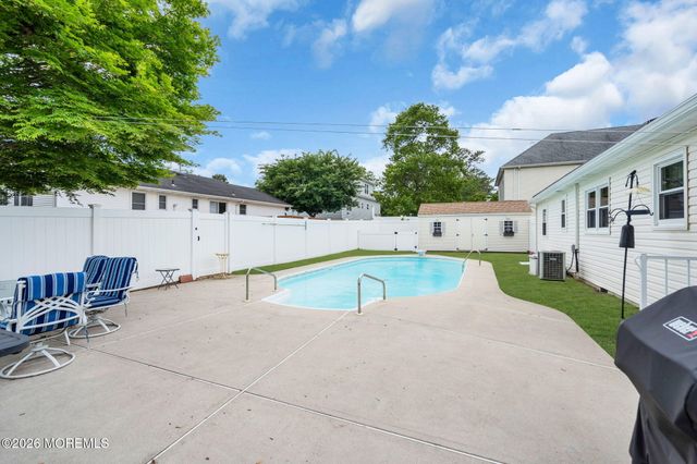 816 6th Avenue, Toms River, NJ 08757