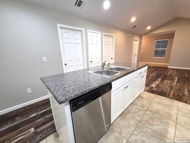 408 Clay Ridge, Canyon Lake, TX 78133