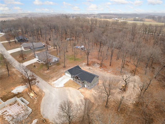 6135 Oak Leaf Drive, Harrison, AR 72601