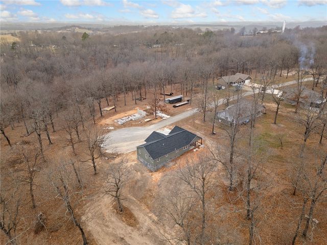 6135 Oak Leaf Drive, Harrison, AR 72601