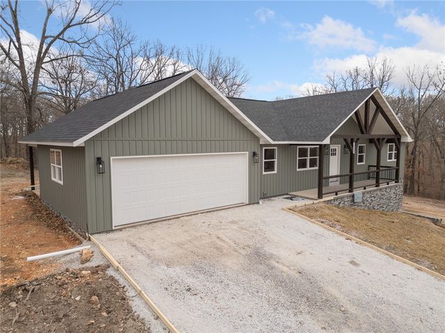 6135 Oak Leaf Drive, Harrison, AR 72601