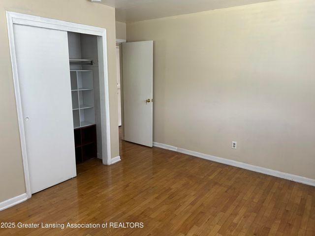 502 Gainsborough Drive, East Lansing, MI 48823