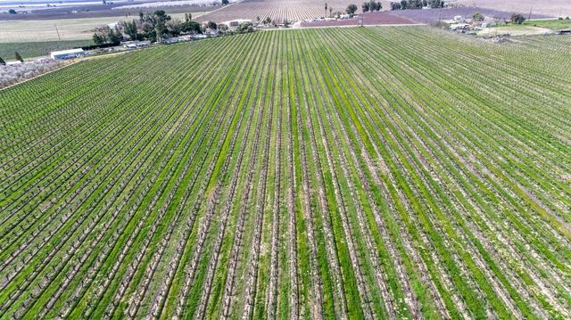 10690 S Henderson Road, Fresno, CA 93706