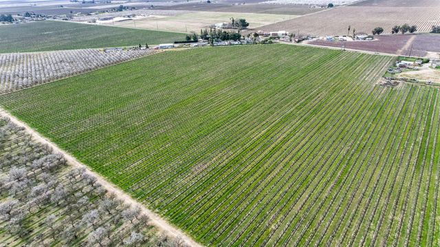 10690 S Henderson Road, Fresno, CA 93706