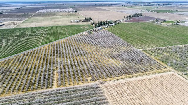 10690 S Henderson Road, Fresno, CA 93706