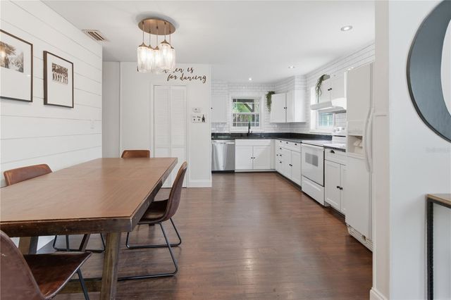 2307 PEEL AVENUE, Orlando, FL 32806