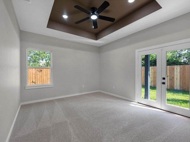 5201 Kenilwood Dr B, Houston, TX 77033