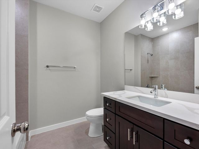 5201 Kenilwood Dr B, Houston, TX 77033