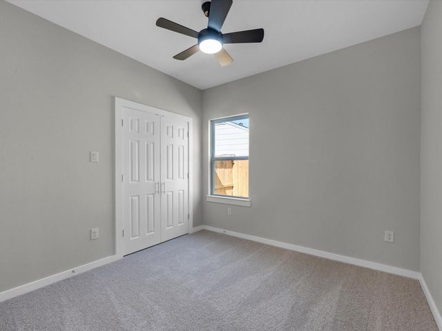5201 Kenilwood Dr B, Houston, TX 77033