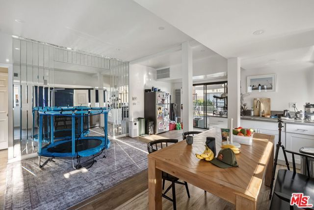 10767 Massachusetts Avenue, Los Angeles, CA 90024