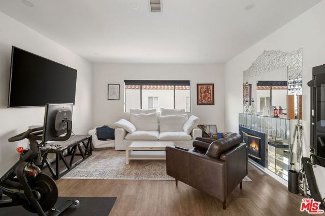 10767 Massachusetts Avenue, Los Angeles, CA 90024