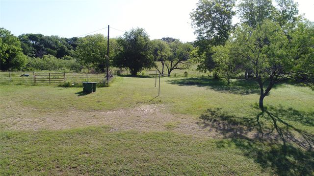 6518 SW County Road 1090, Corsicana, TX 75110