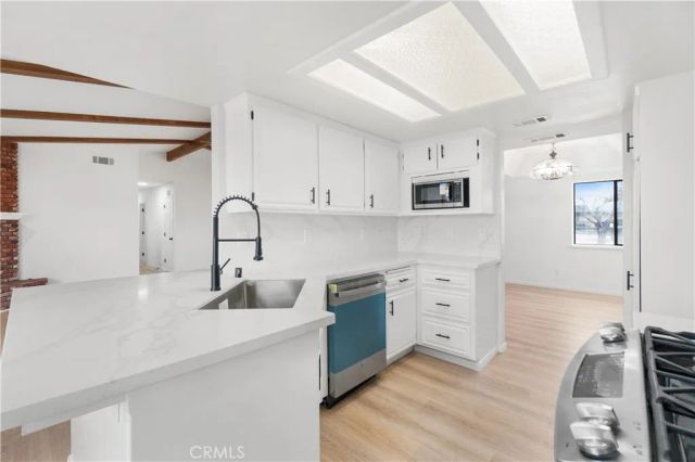 9239 Hickory Avenue, Hesperia, CA 92345