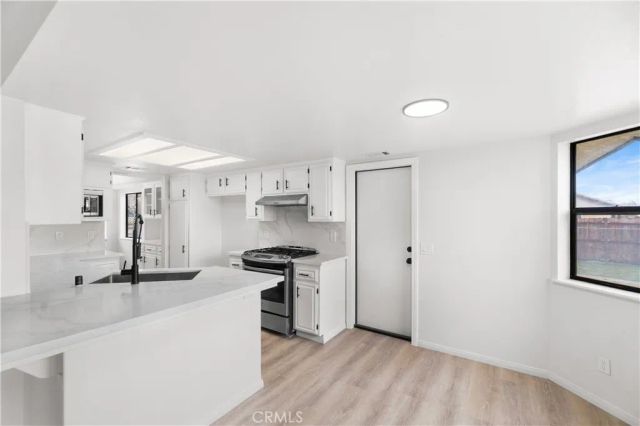 9239 Hickory Avenue, Hesperia, CA 92345