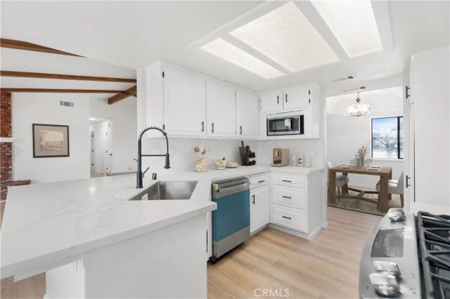 9239 Hickory Avenue, Hesperia, CA 92345