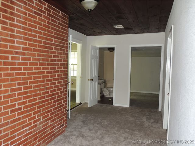 906 S 85th East Avenue, Tulsa, OK 74112